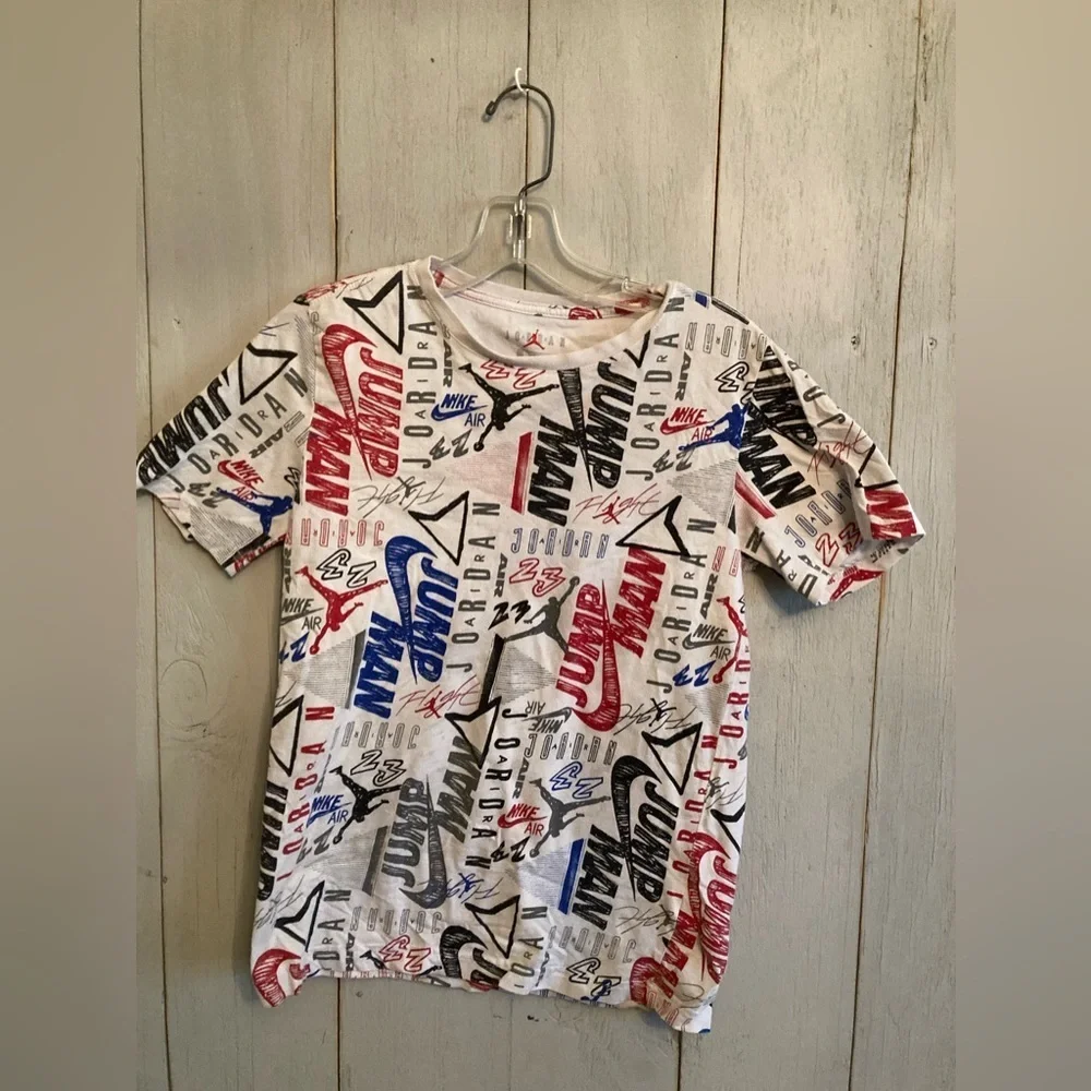 NIKE AIR JORDAN BOY'S‎ ALL OVER PRINTED TEE T-SHIRT Size Large